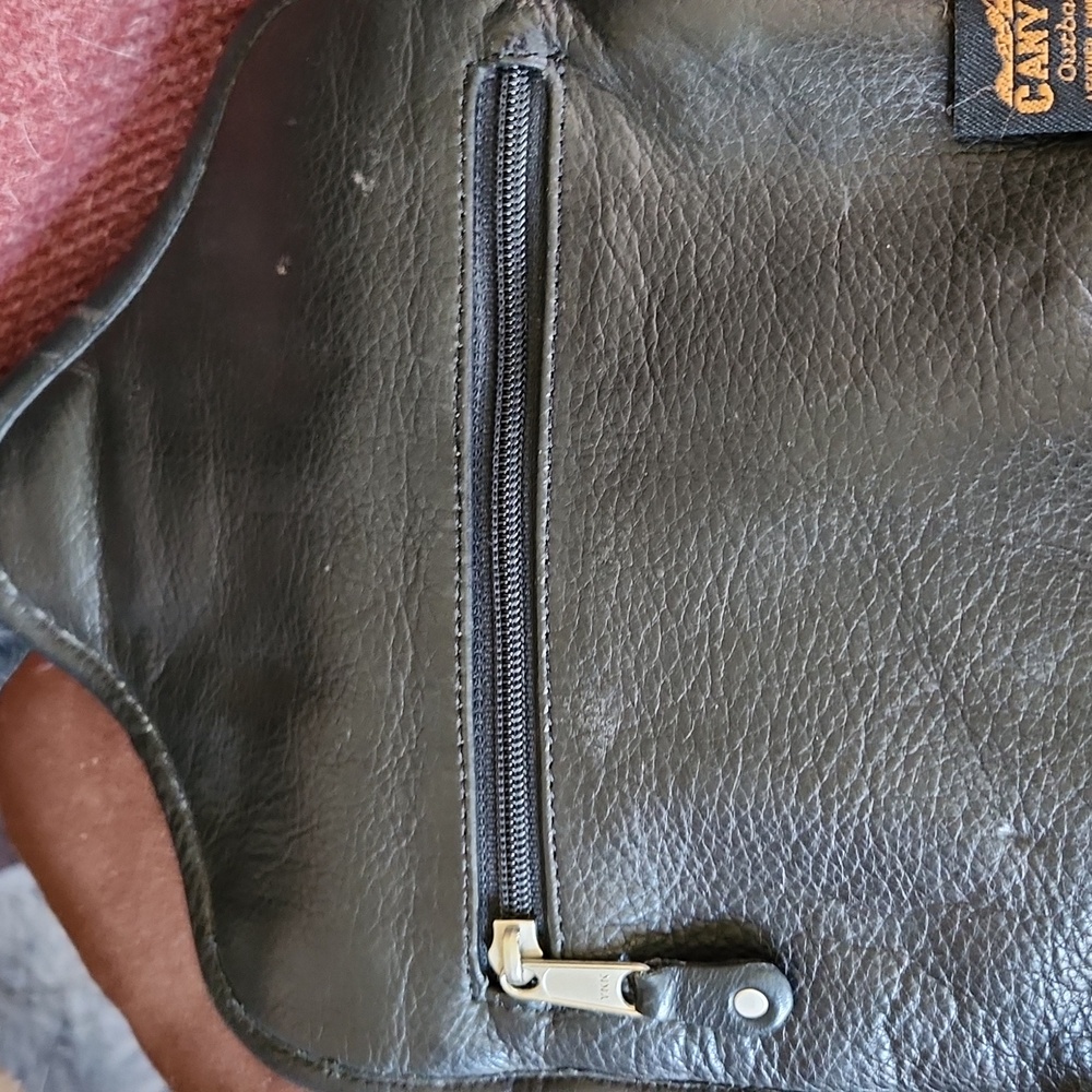 Cayon Outback Leather Backpack Purse - Picture 10 of 11
